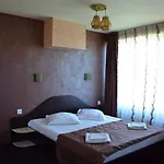 Roberto Hotel 3*